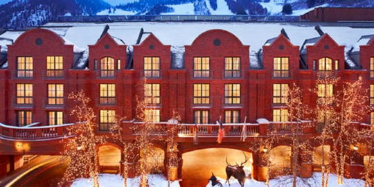 Hotel in Snow